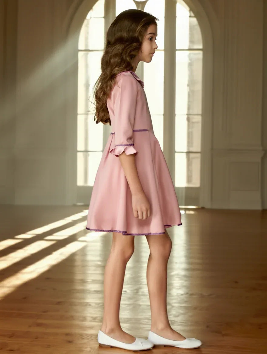 Vestido rosa empolvado con detalles morados y volante - PARDALETS