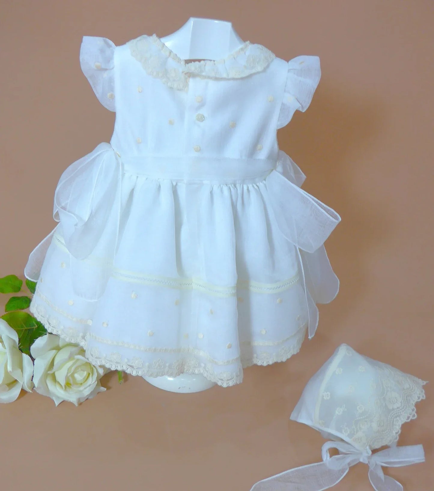 Vestido batista inglesa bordada con puntilla - PARDALETS