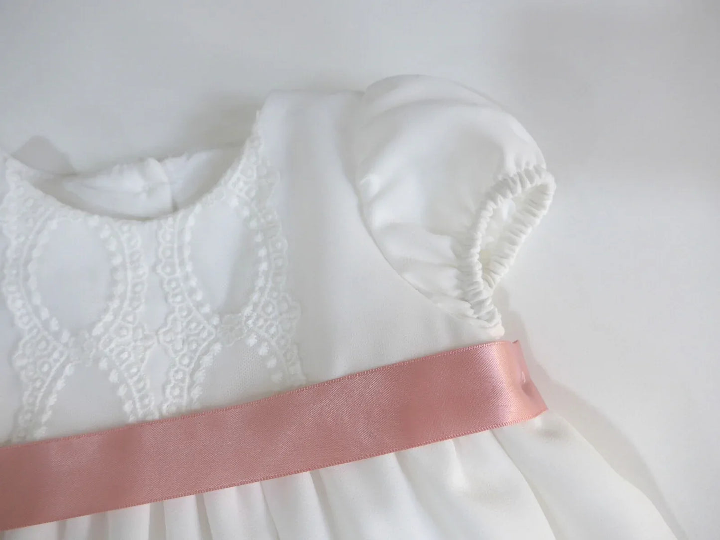 Jesusito blanco con fajin rosa maquillaje - PARDALETS
