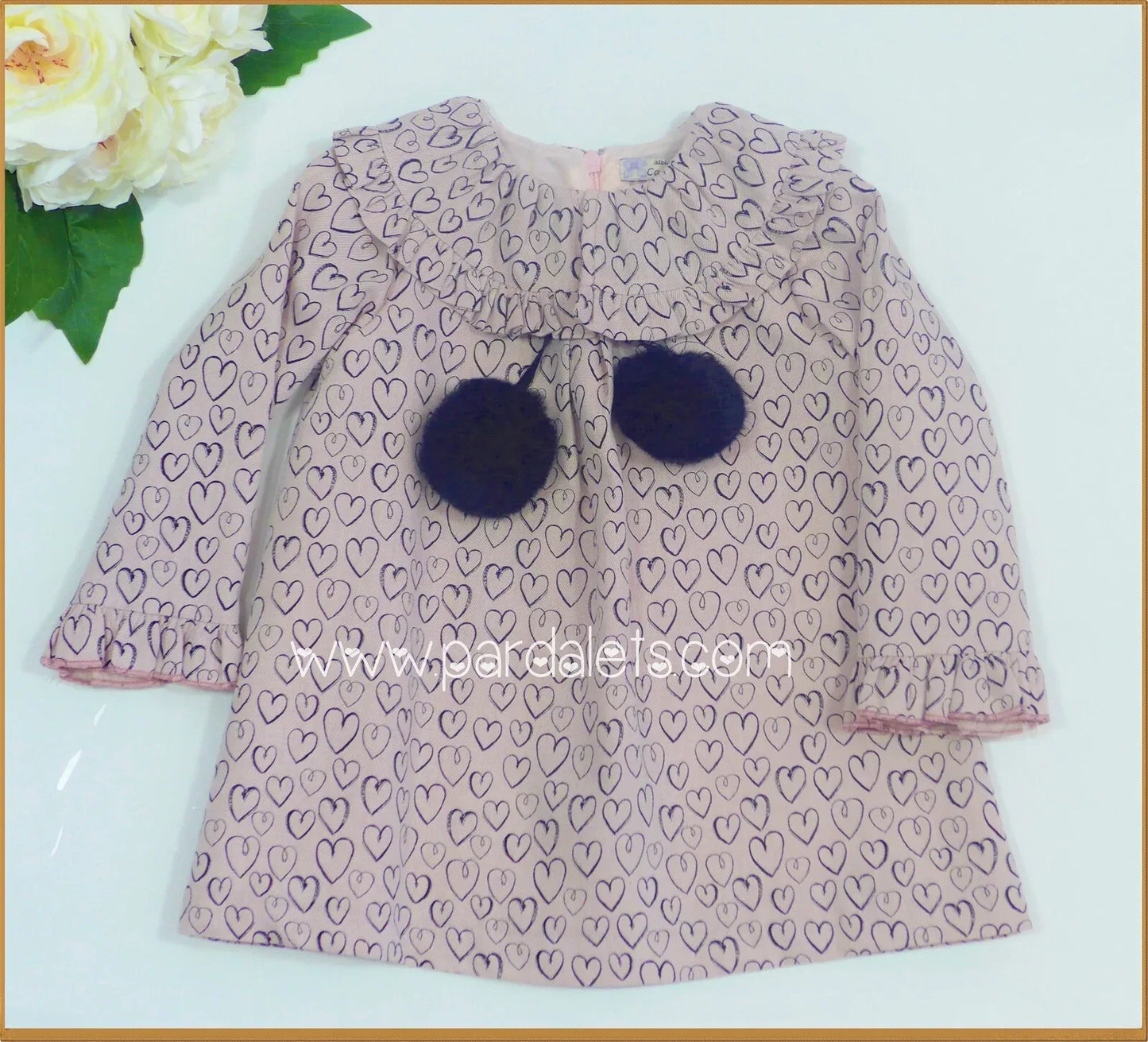 Vestido rosa con corazones negros y 2 pompones - PARDALETS