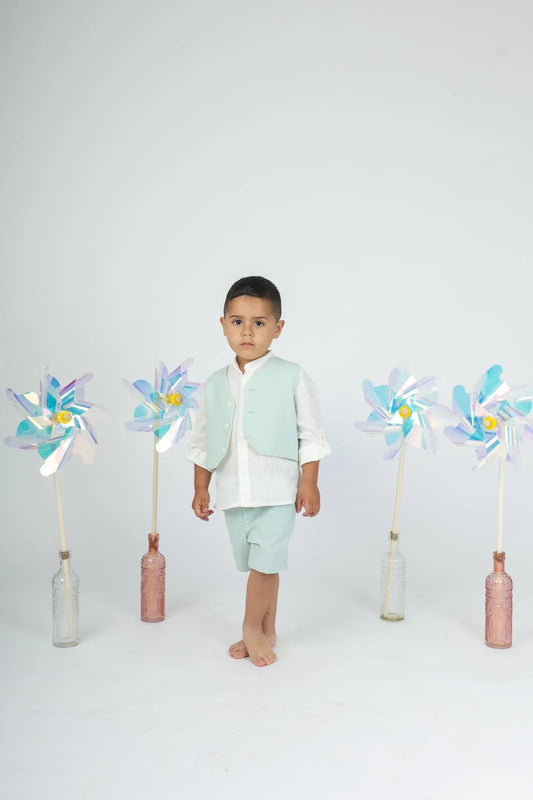 Conjunto camisa lino beig y short lino verde con fajin y pajarita - PARDALETS