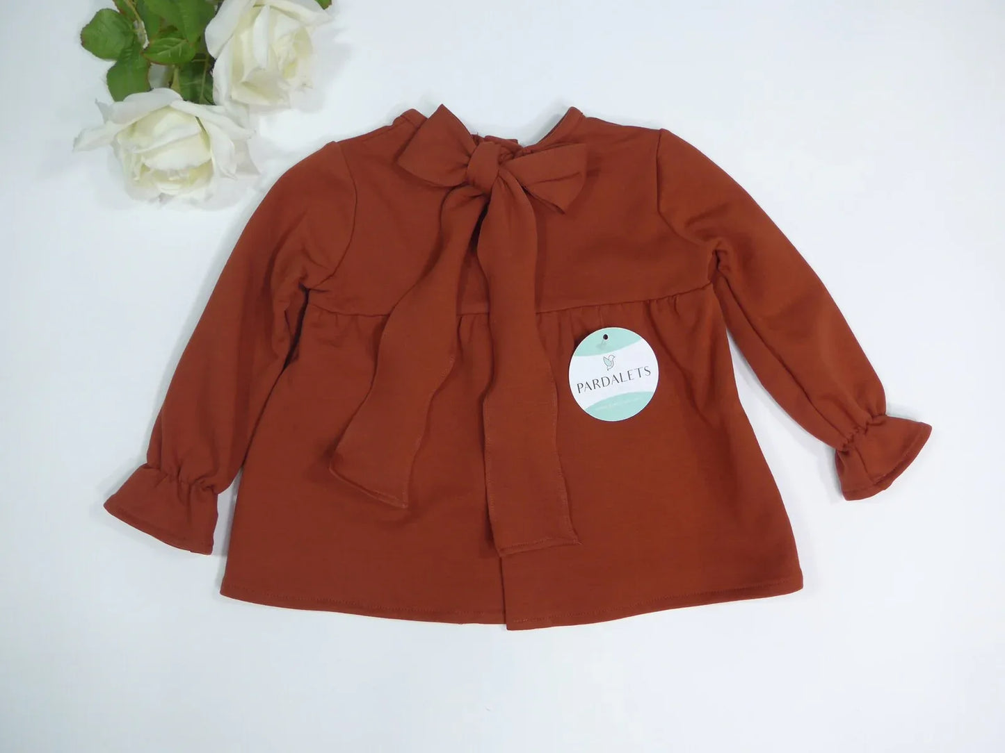 Sudadera color terracota con lazito trasero - PARDALETS