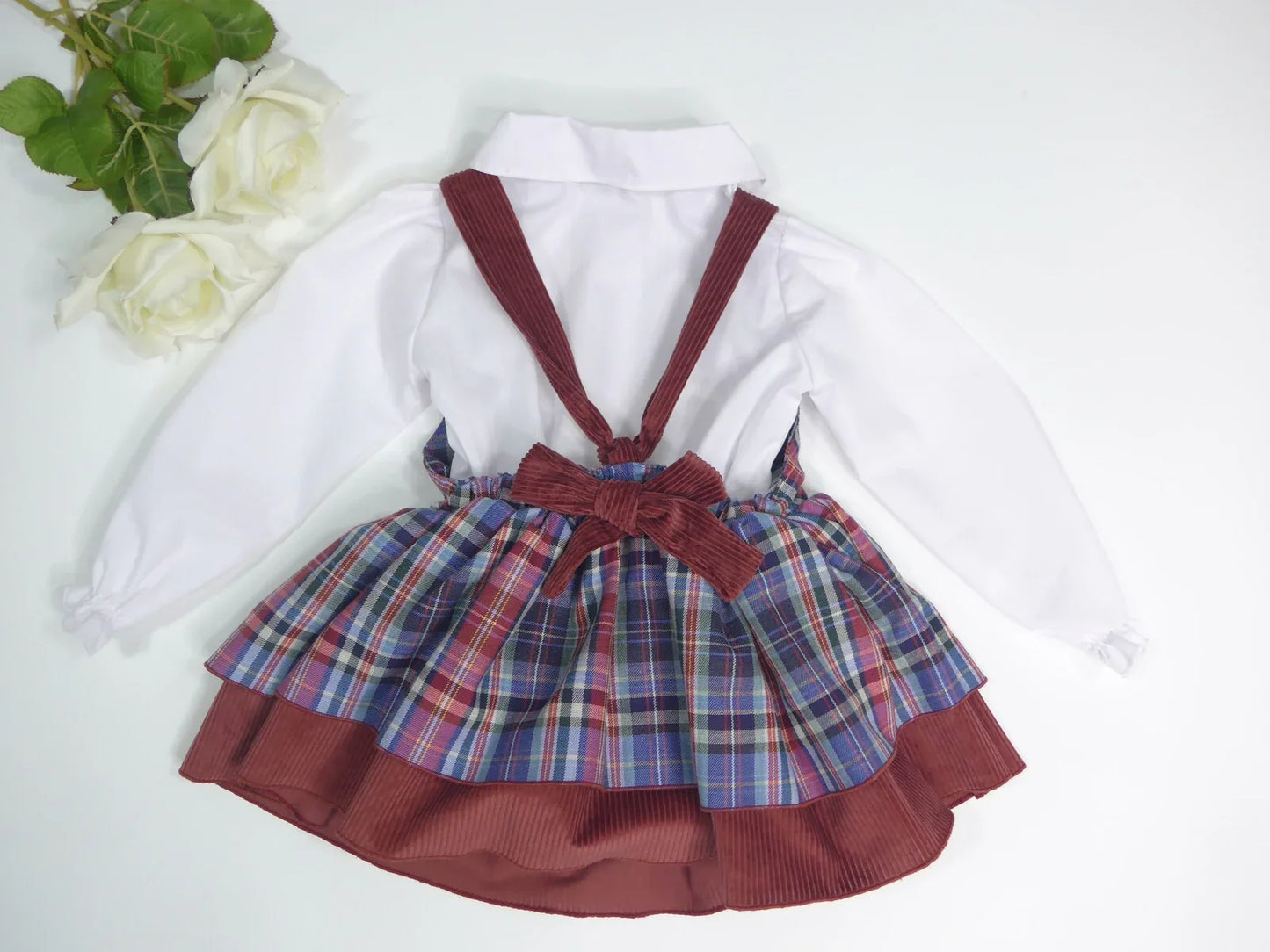 Pichi cuadros burdeos y azul con tirantes y camisa blanca - PARDALETS