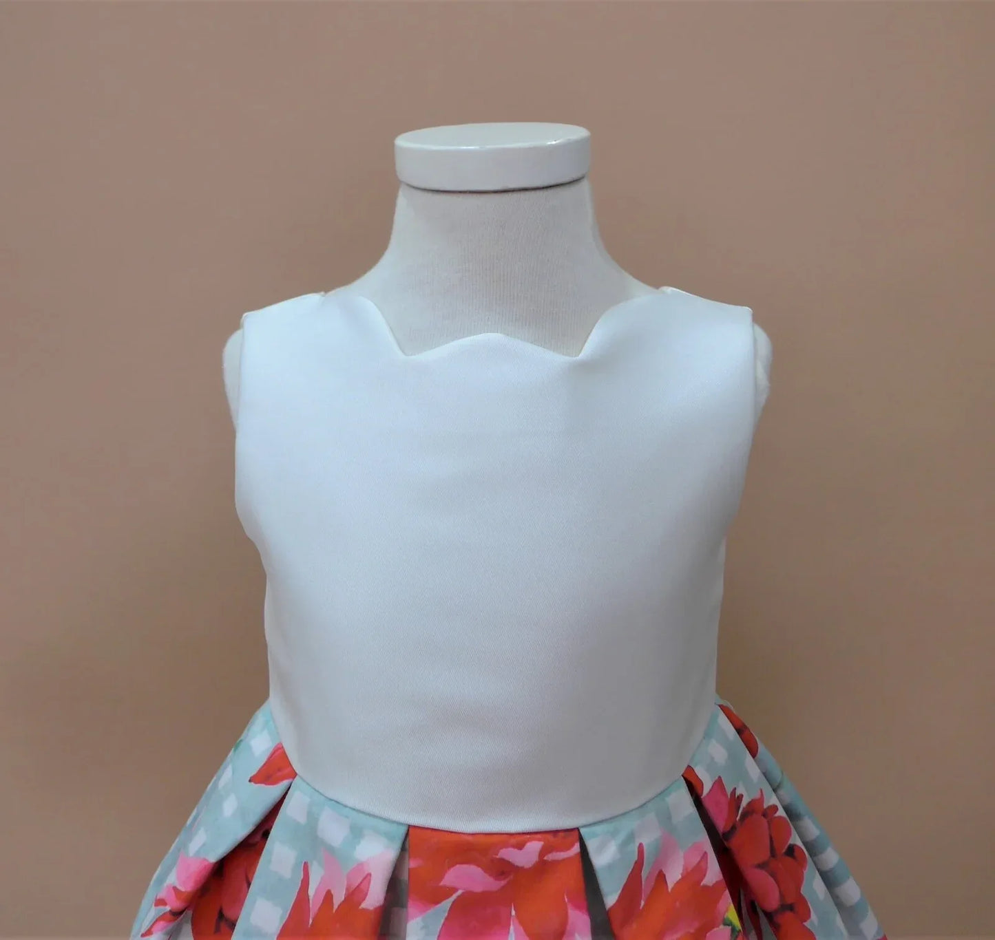 Vestido blanco ondas estampado de flores rojas y cuadros - PARDALETS