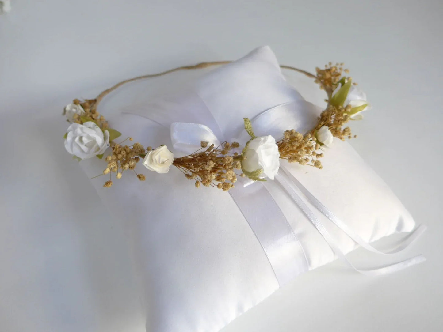 Corona flores blancas y paniculata beig - PARDALETS