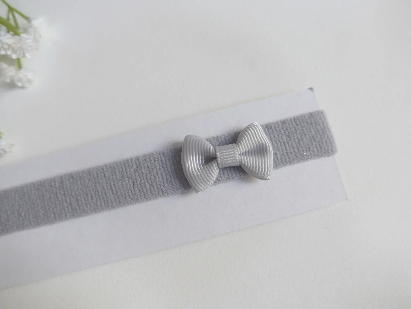Diadema de felpa gris con lacito - PARDALETS