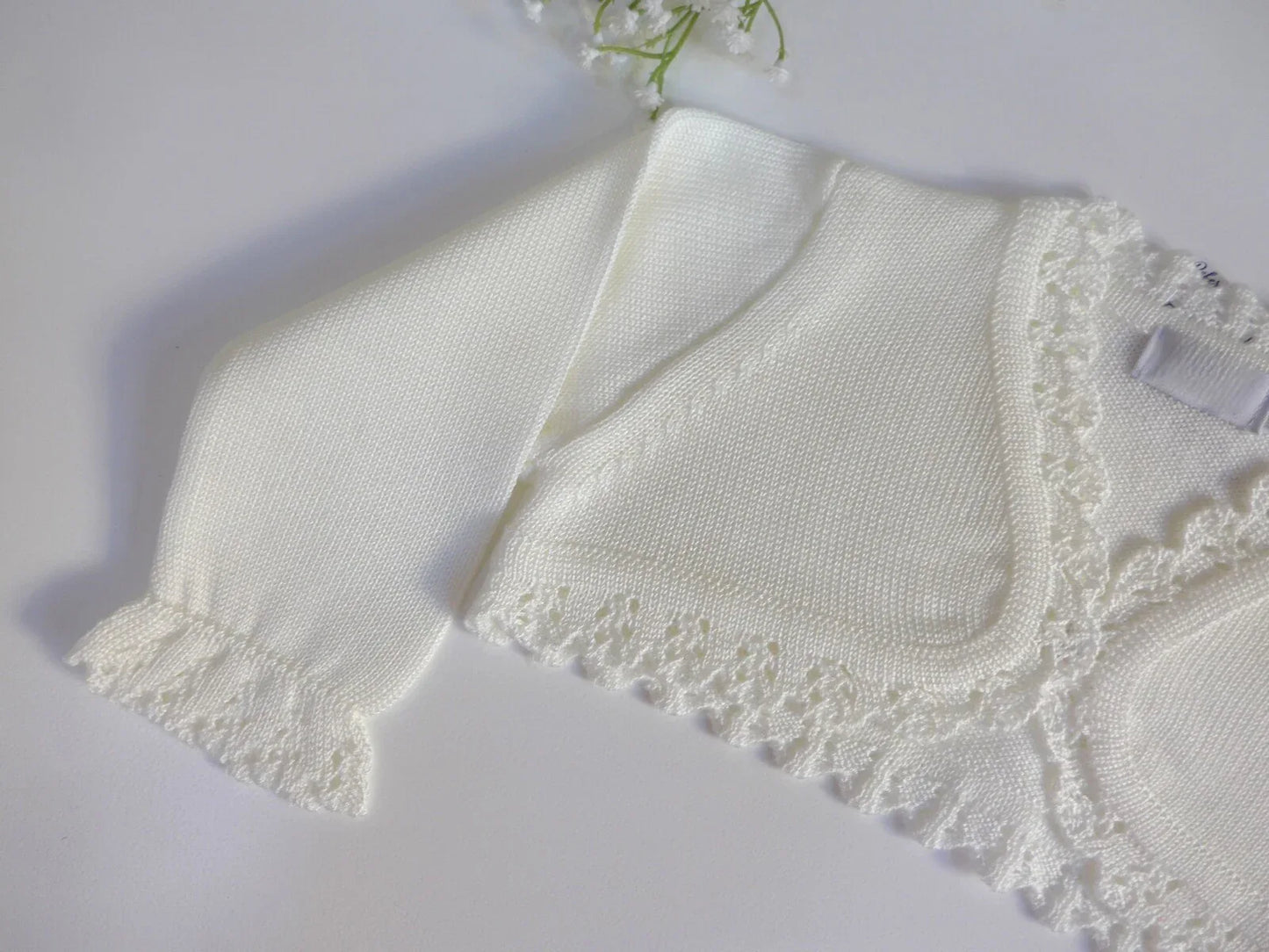 Chaqueta corta perle crudo con caladitos - PARDALETS