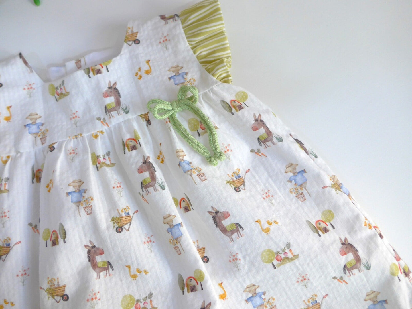 Jesusito estampado animalitos y rayas lima