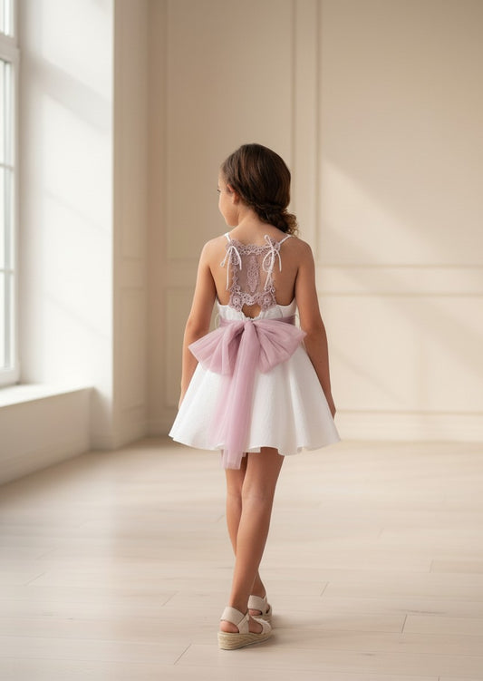 Vestido bambula blanco con detalle espalda y fajin malva