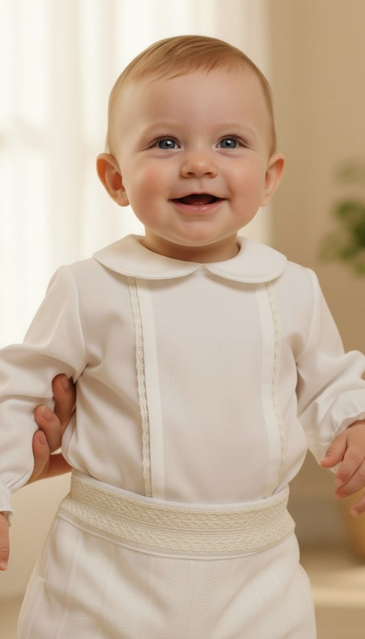 Conjunto camisa y bombacho con puntillas