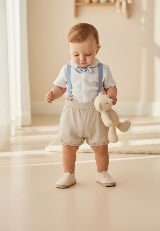 Conjunto camisa blanca y bombacho beig con tirantes y pajarita rayas "Nagare"