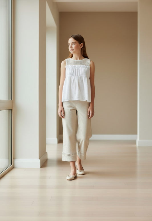 Conjunto blusa blanca y pantalon lino beig y lazo vichy negro Ceramica