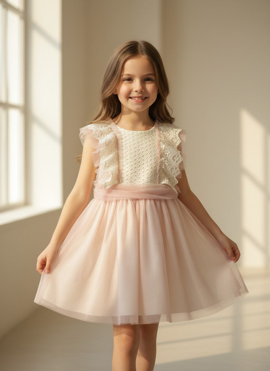 Vestido cuerpo beig sin mangas y falda de tul rosa empolvado