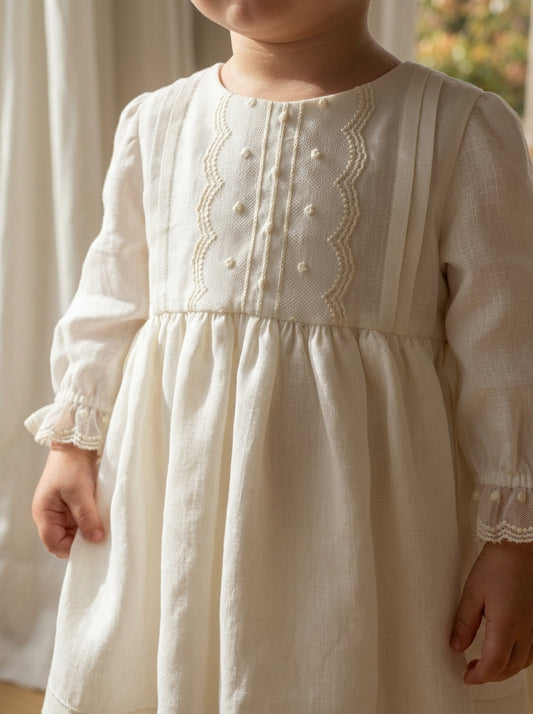 Vestido lino manga larga con detalles tul bordado con capota