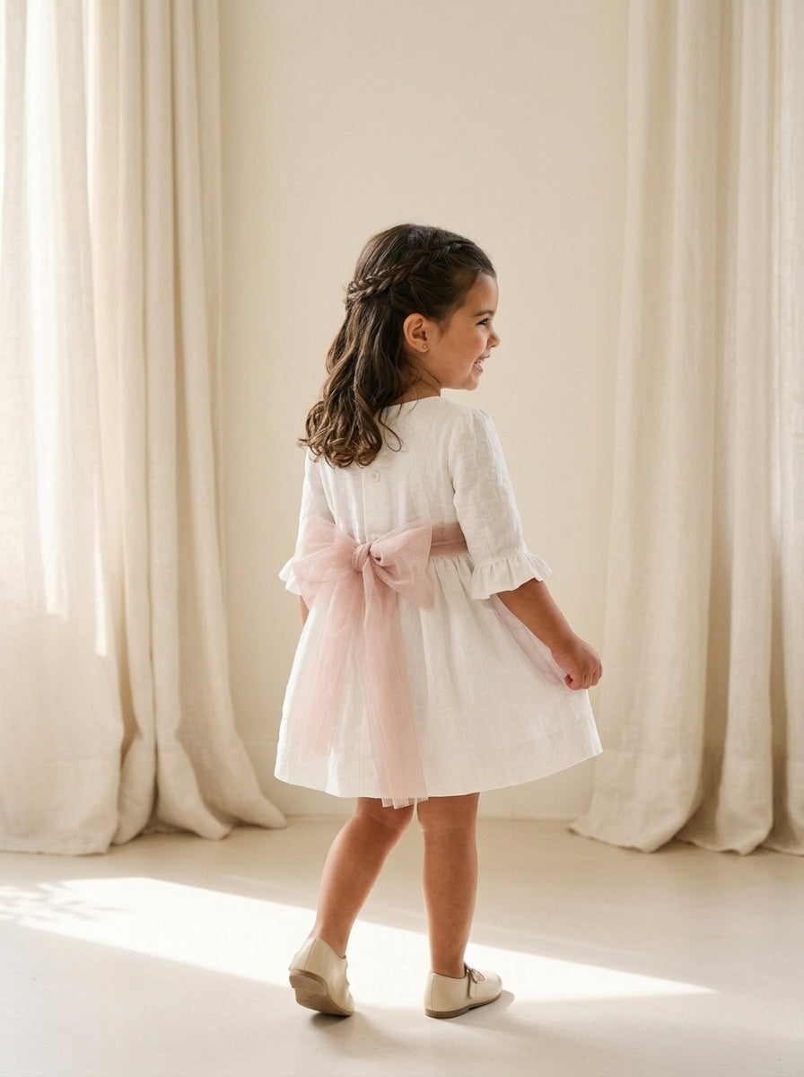 Vestido bambula blanco y fajin rosa