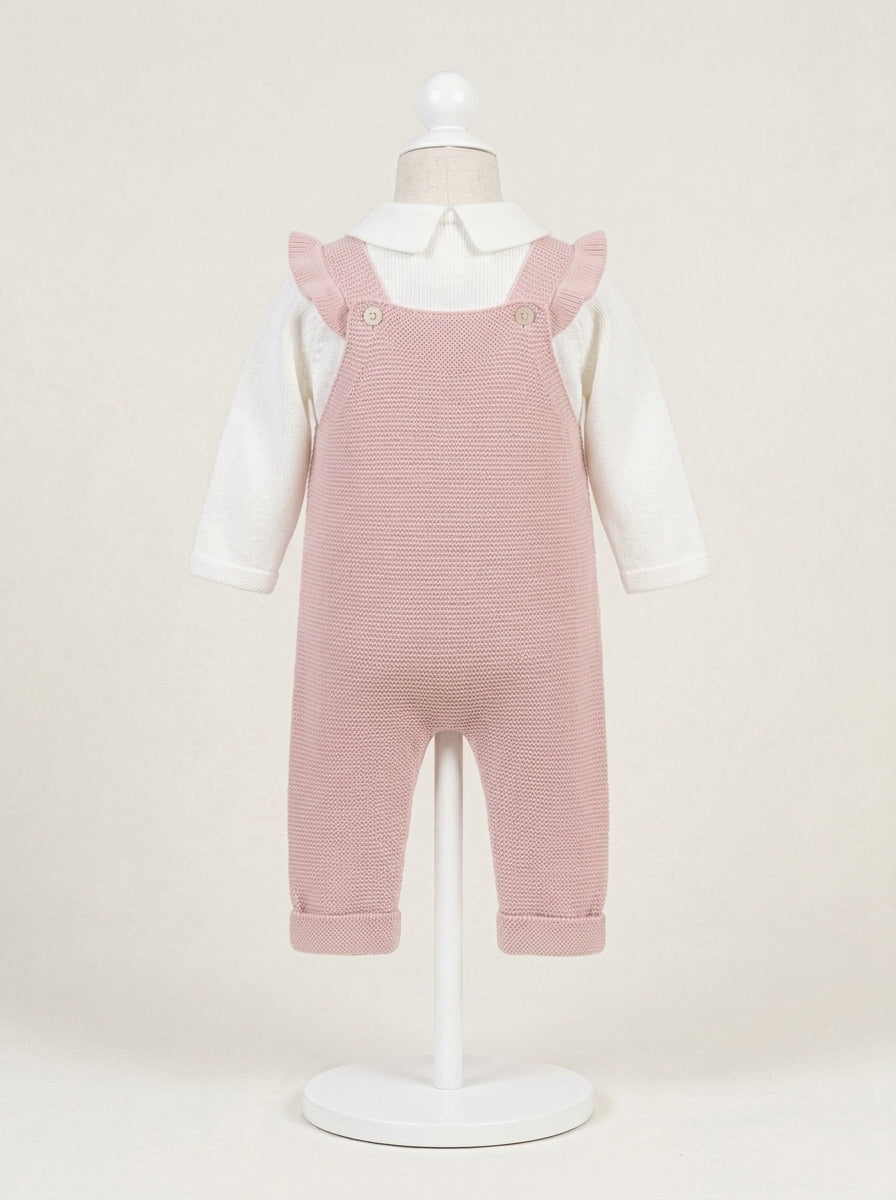 Pelele de lana rosa empolvado con jersey blanco roto