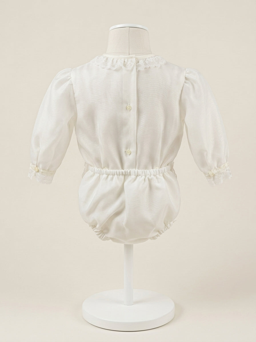 Conjunto blusa de organza con lorcitas y culotte