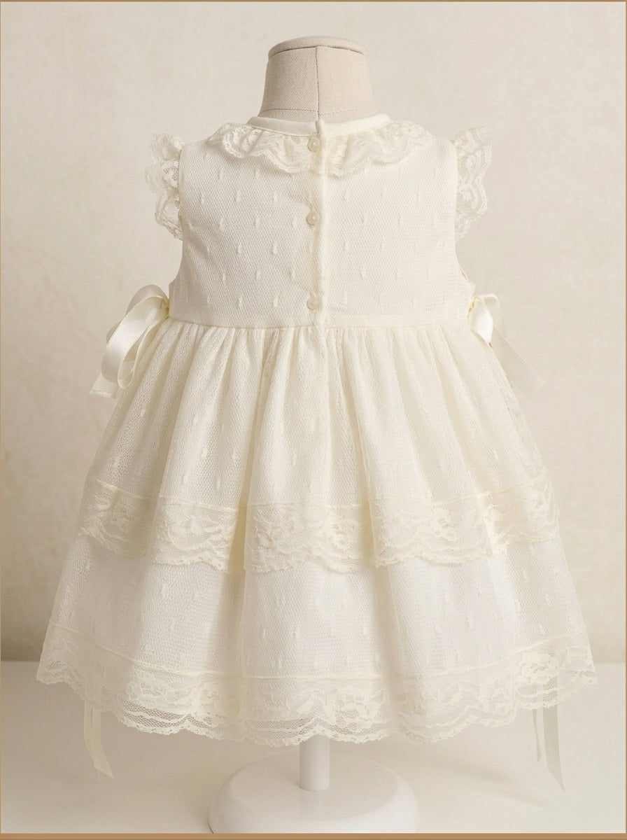 Vestido de tul beig con capota