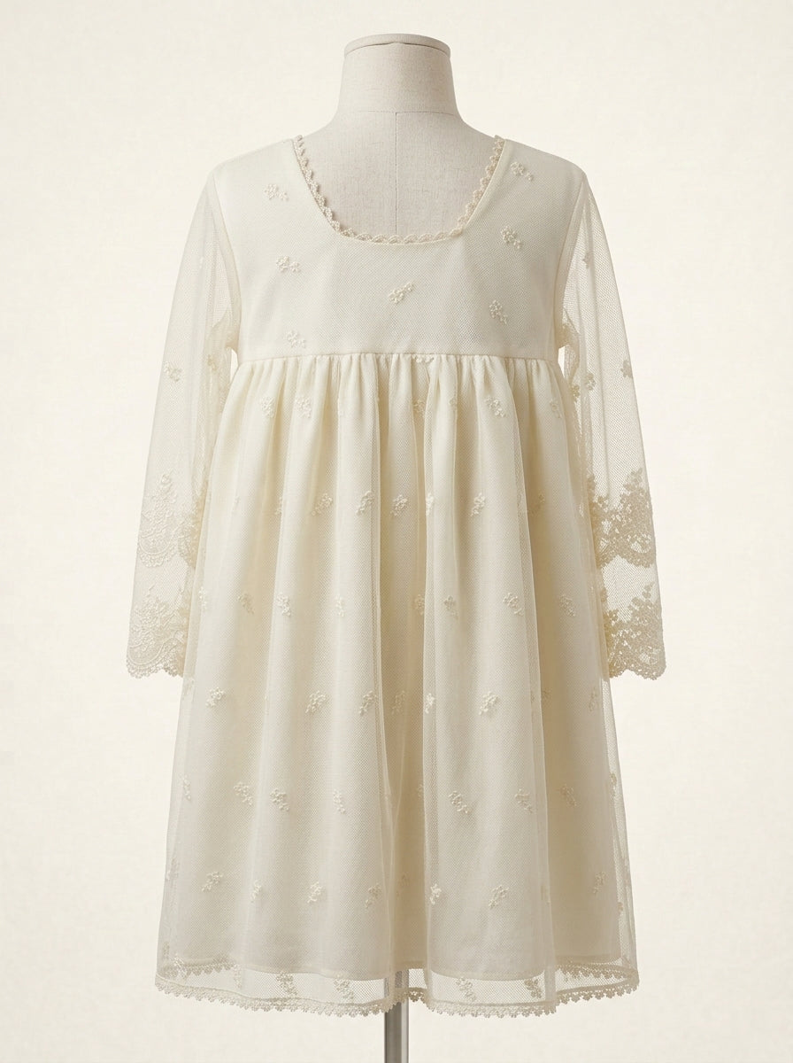 Vestido tul bordado beige manga francesa