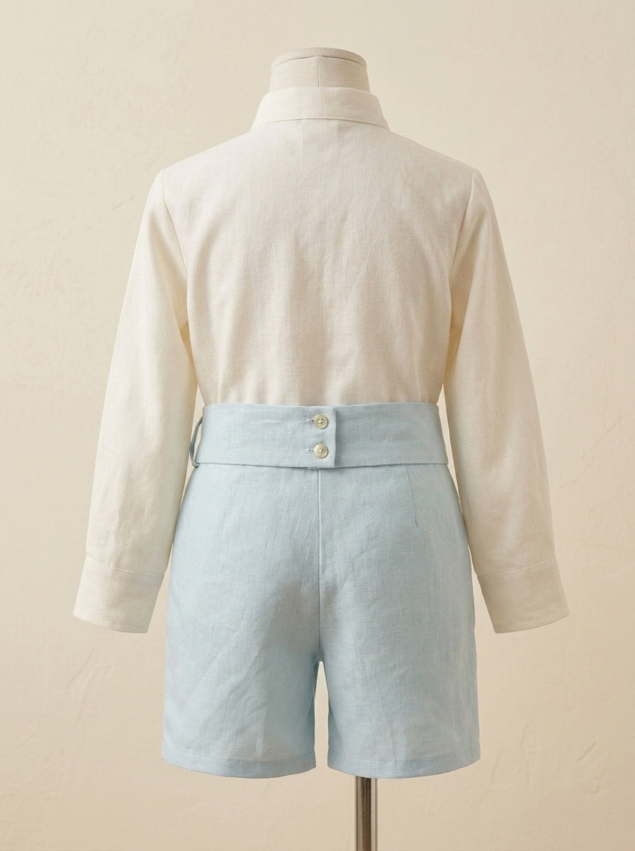 Conjunto camisa, short, tirantes y pajarita color hielo