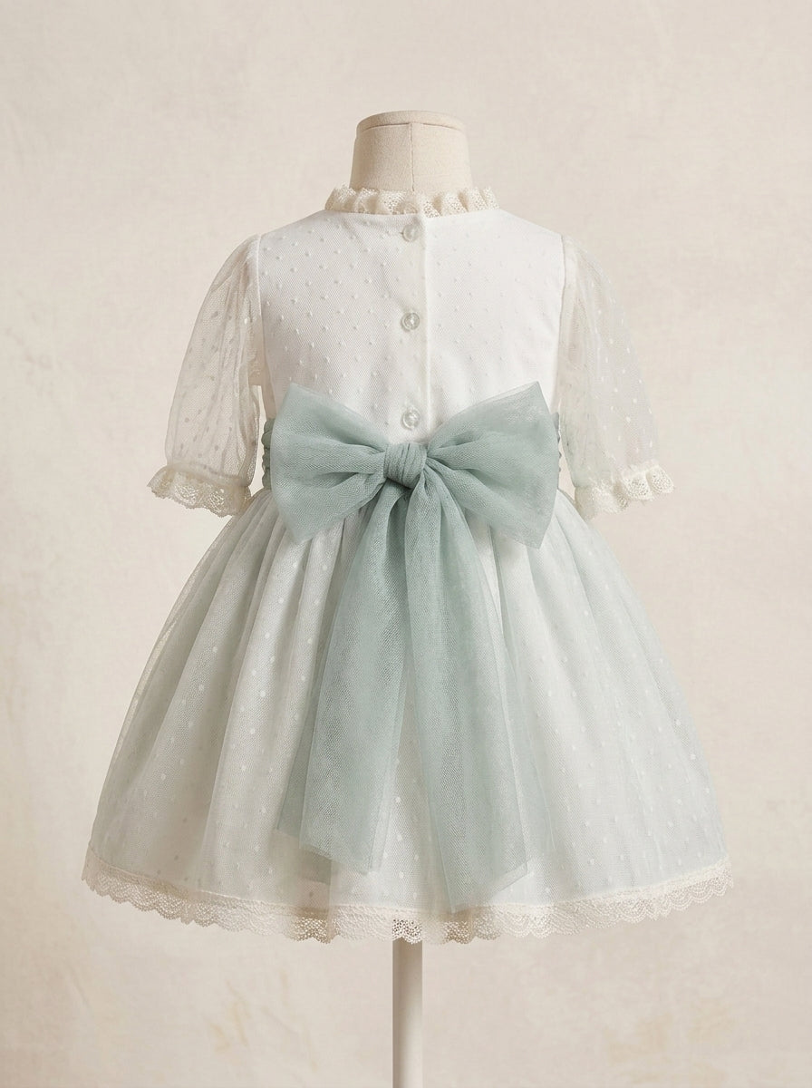 Vestido tul verde manga francesa