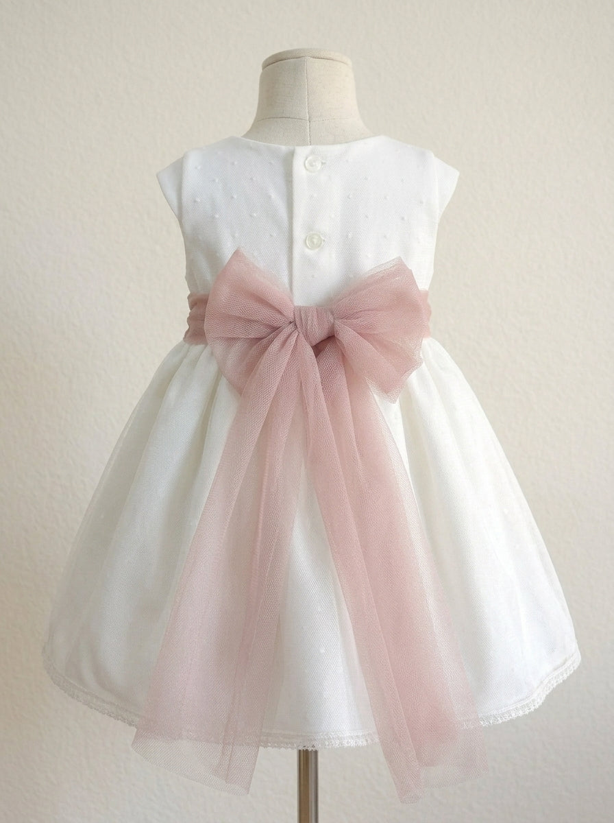 Vestido tul de plumeti con fajin rosa