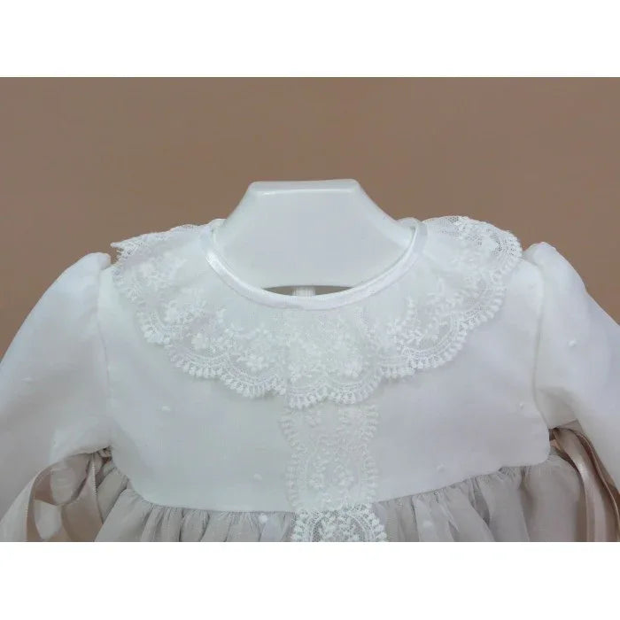 Vestido organza bordada y faldita arena con capota - PARDALETS