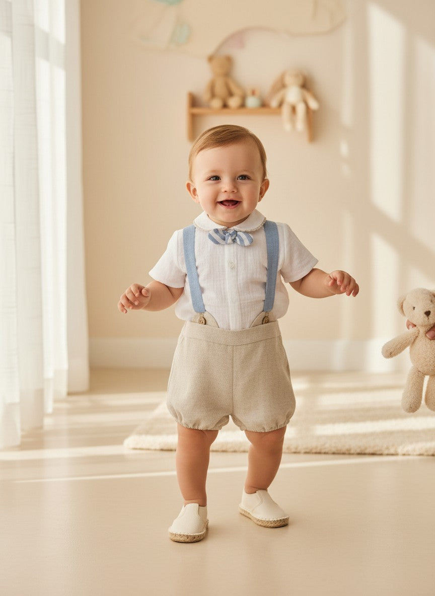 Conjunto camisa blanca y bombacho beig con tirantes y pajarita rayas "Nagare"