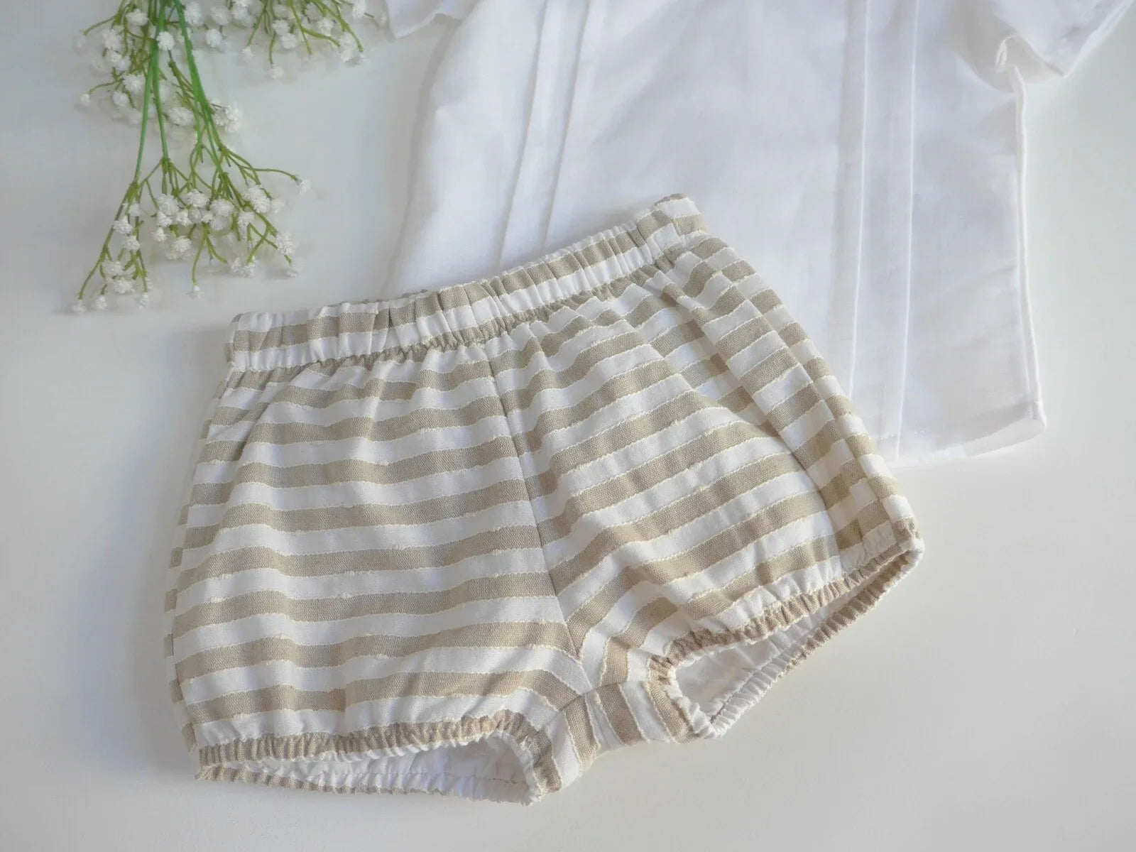 Conjunto camisa beig y bombacho de rayas - PARDALETS