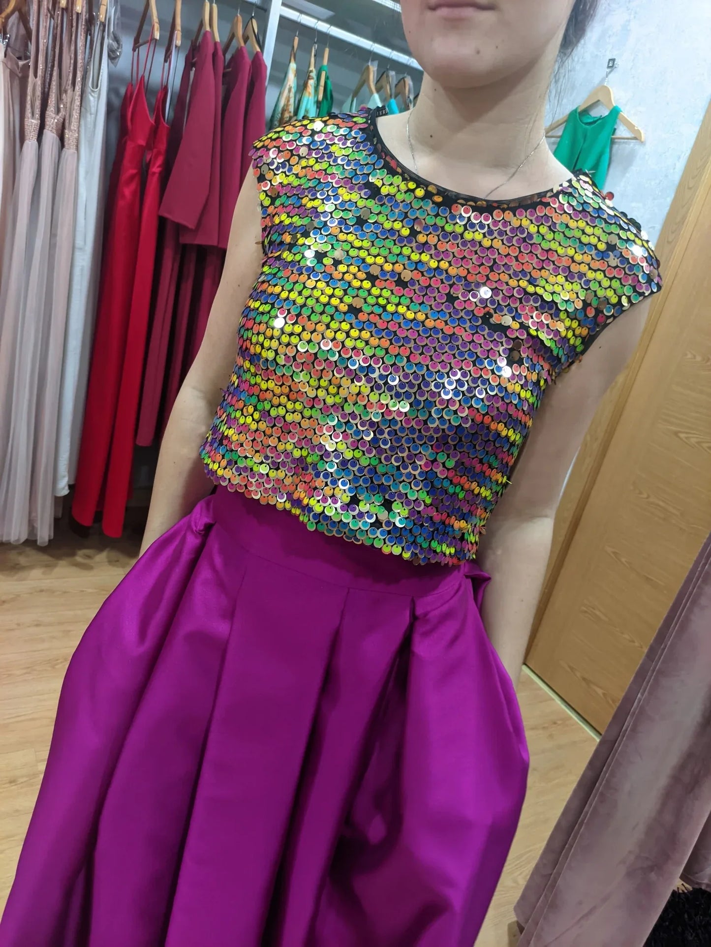 Conjunto top lentejuelas y falda saten - PARDALETS