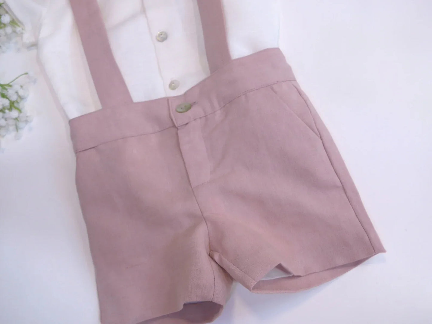 Conjunto camisa beig y short con tirantes rosa empolvado - PARDALETS