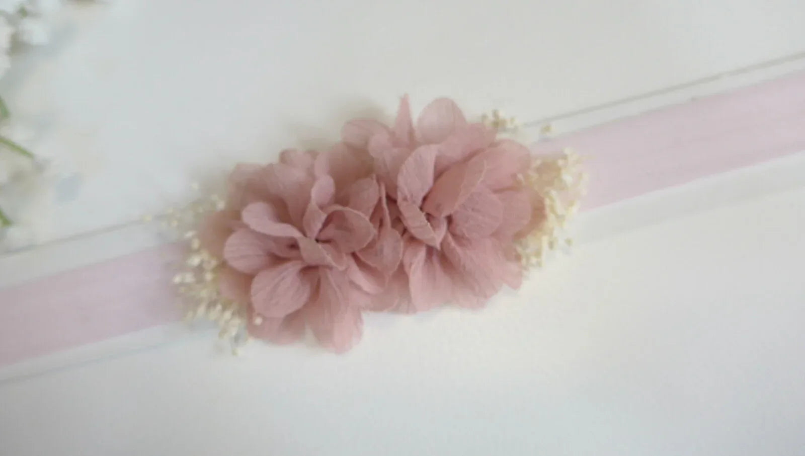 Diadema elastica 2 flores rosas empolvado - PARDALETS