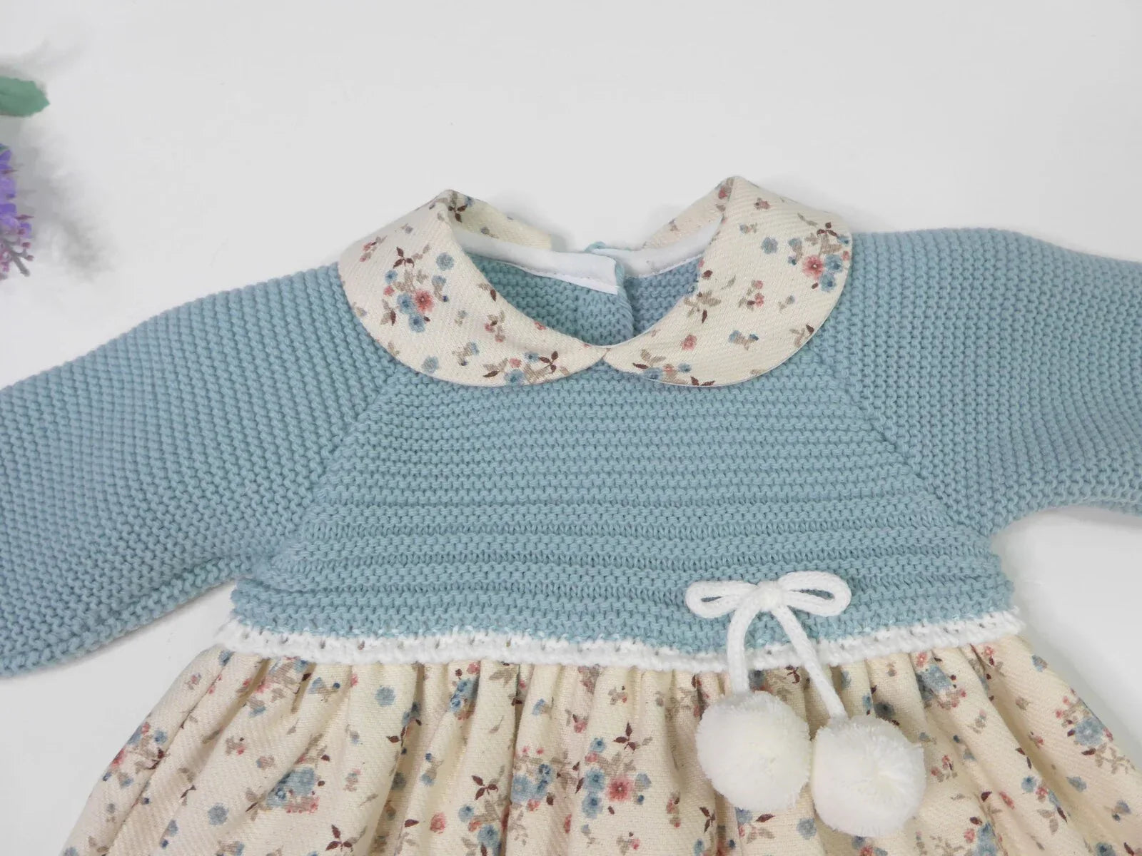 Vestido verde empolvado y florecitas verdes - PARDALETS