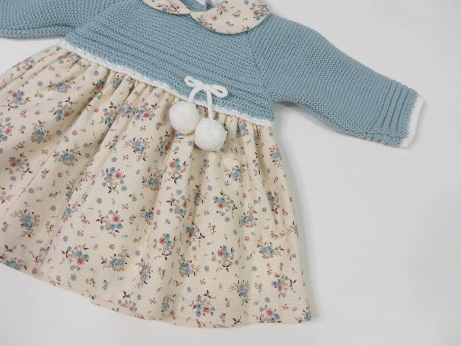 Vestido verde empolvado y florecitas verdes - PARDALETS