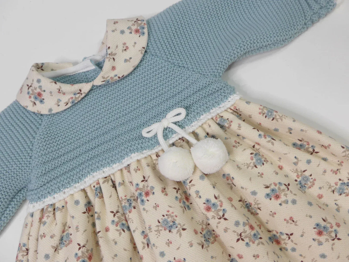 Vestido verde empolvado y florecitas verdes - PARDALETS