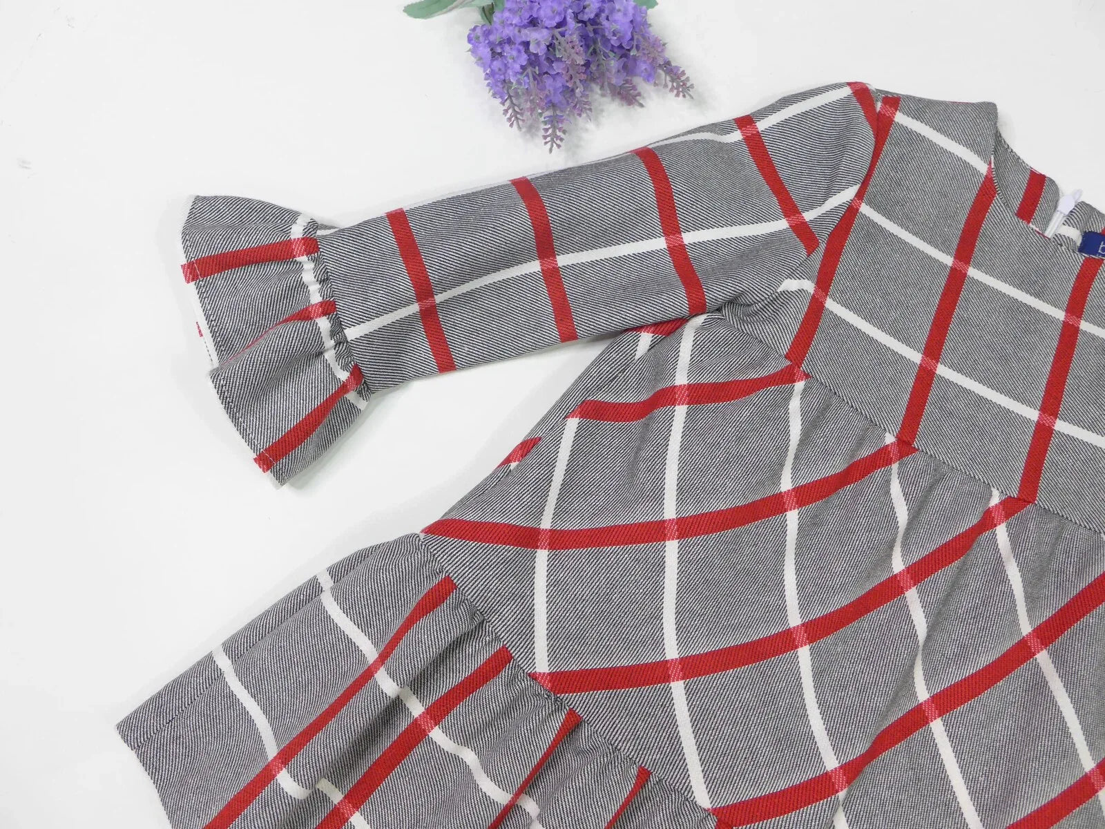 Vestido gris con rayas blancas y rojas - PARDALETS