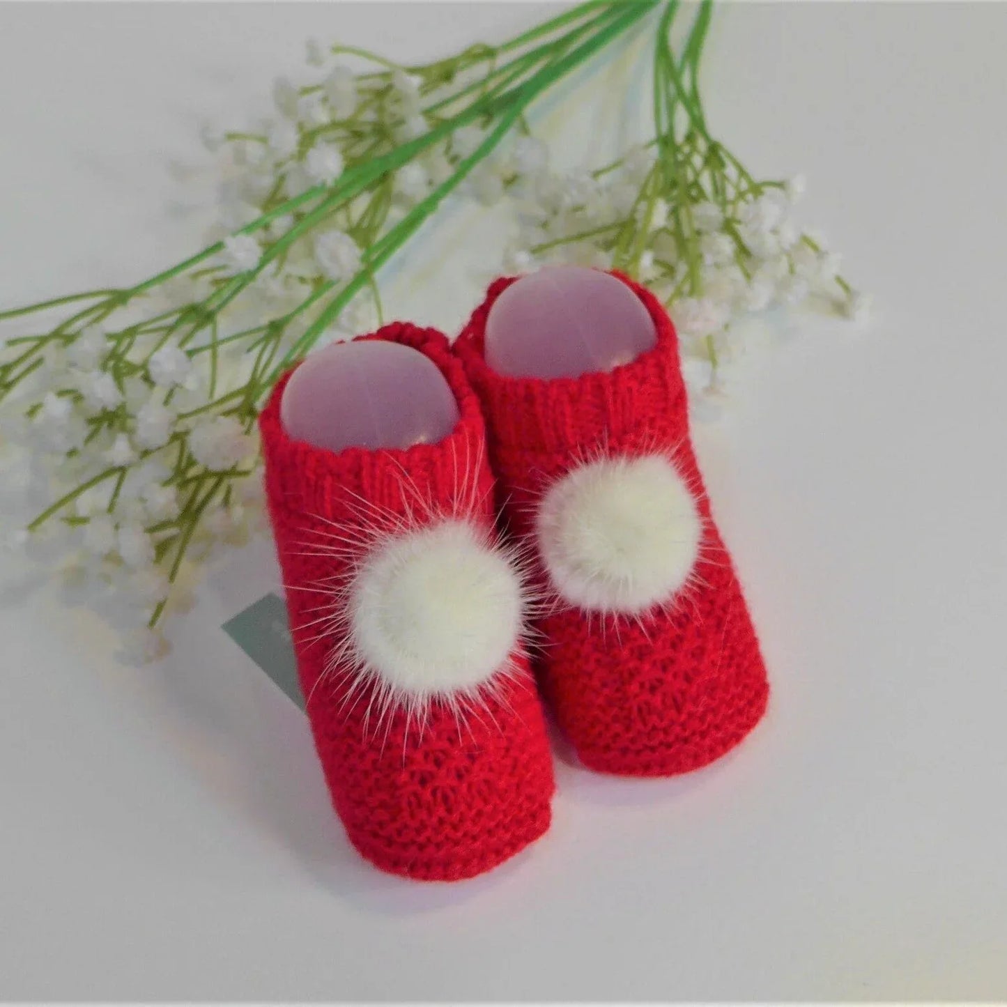 Patucos lanita roja con pompon beig - PARDALETS