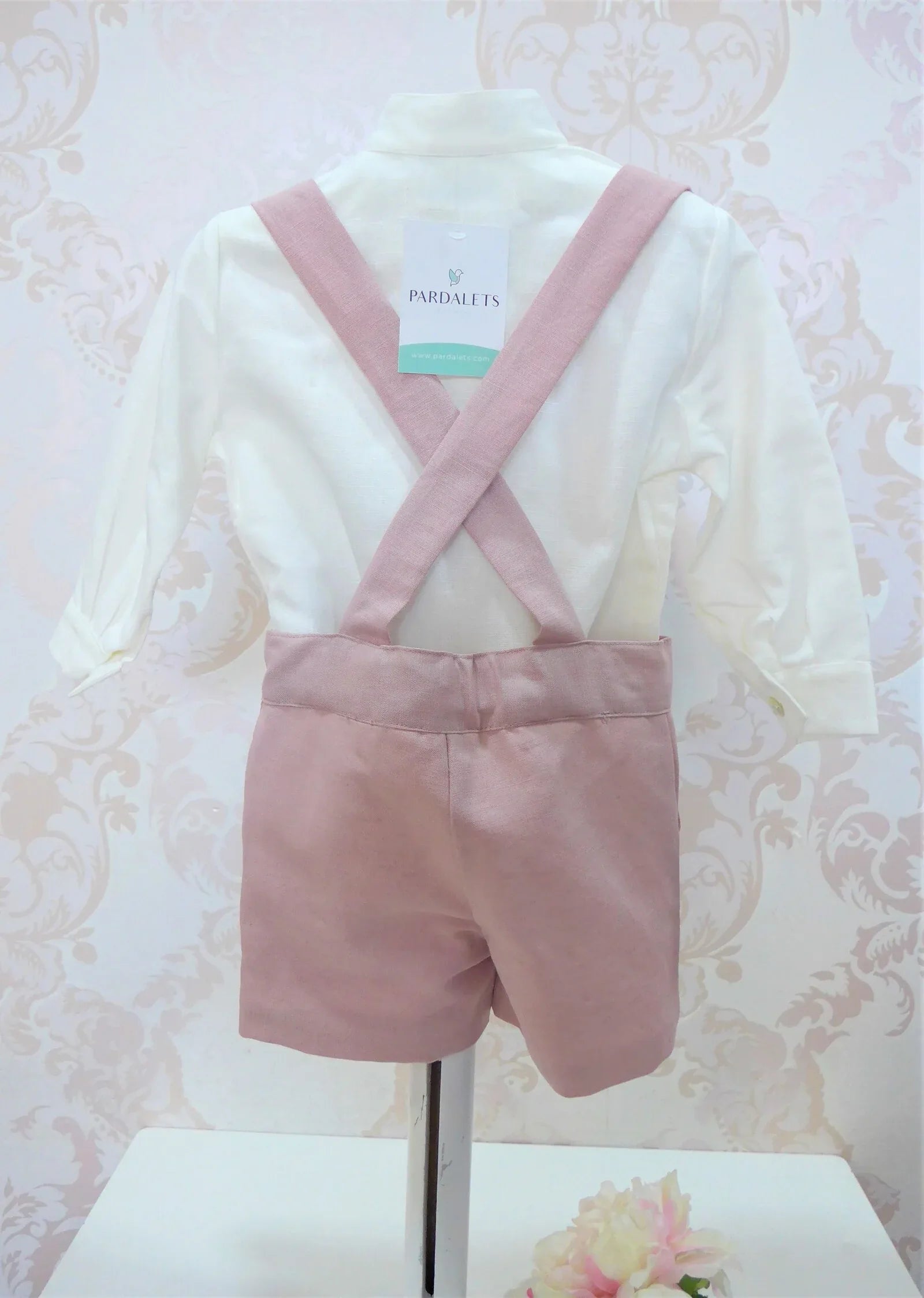 Conjunto camisa beig y short con tirantes rosa - PARDALETS