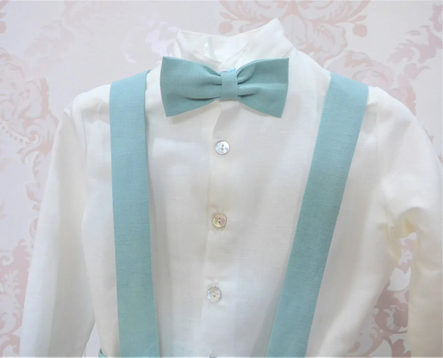 Conjunto camisa beig y short con tirantes verdes - PARDALETS