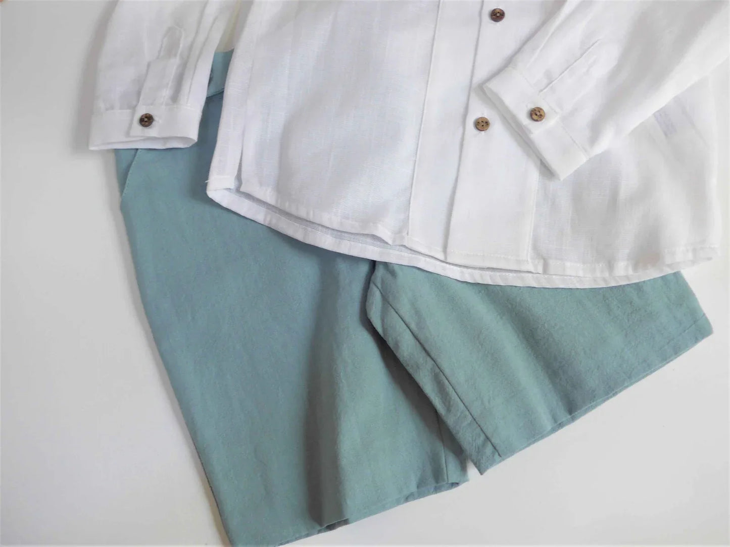 Conjunto camisa blanca y short verde "Dafne" - PARDALETS