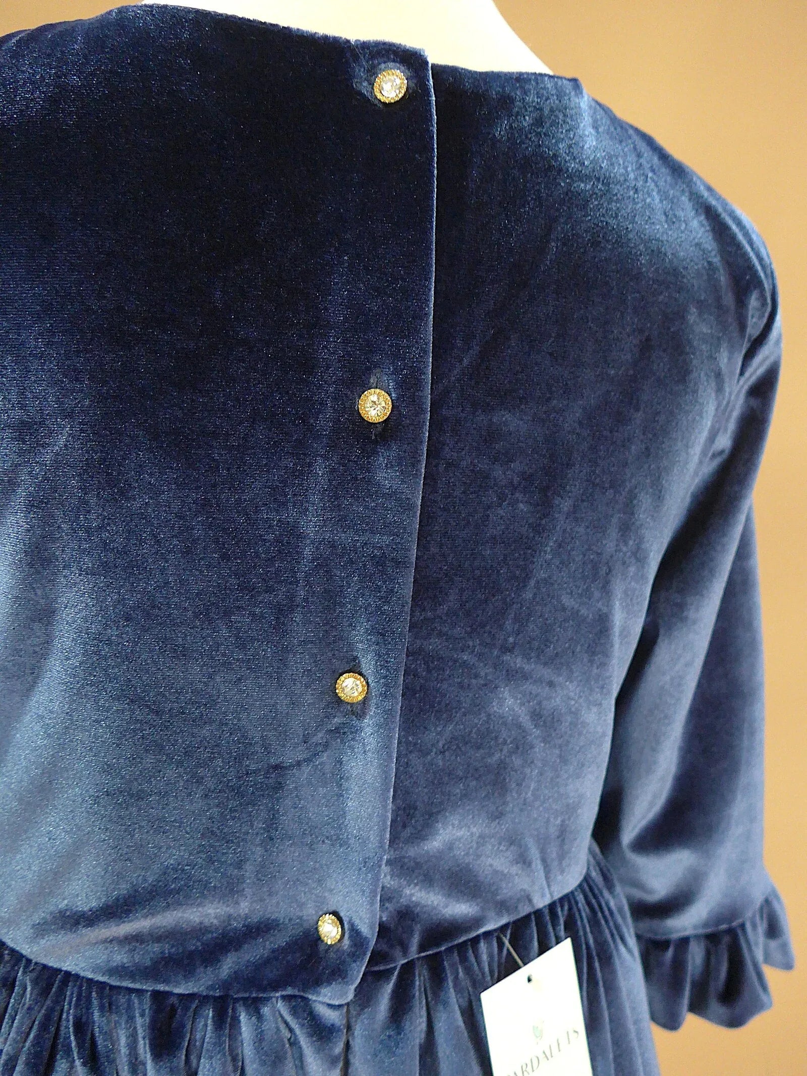 Vestido terciopelo azul marino con roseton - PARDALETS