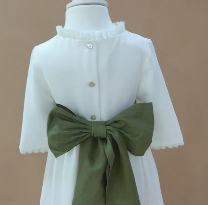 Vestido blanco con puntillas y fajin lino verde - PARDALETS