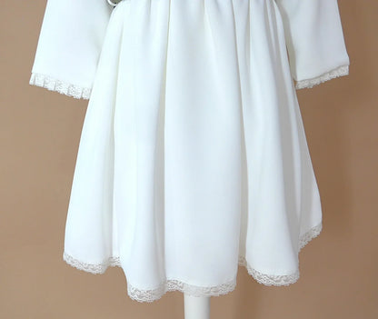 Vestido blanco con puntillas y fajin lino verde - PARDALETS