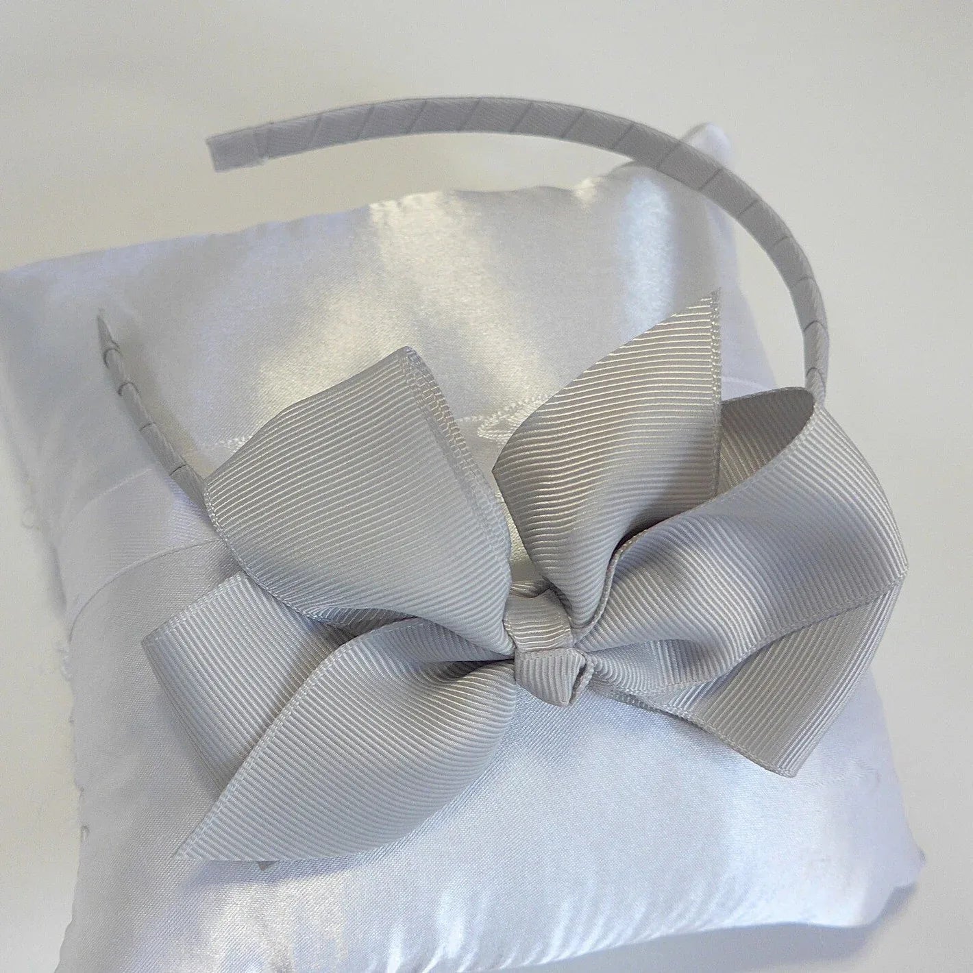 Diadema lazo grosgain gris perla - PARDALETS