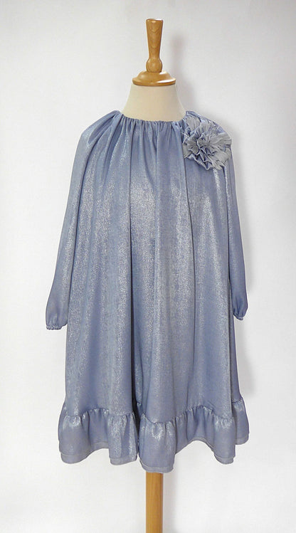 Vestido azul brillante con broche redondo - PARDALETS