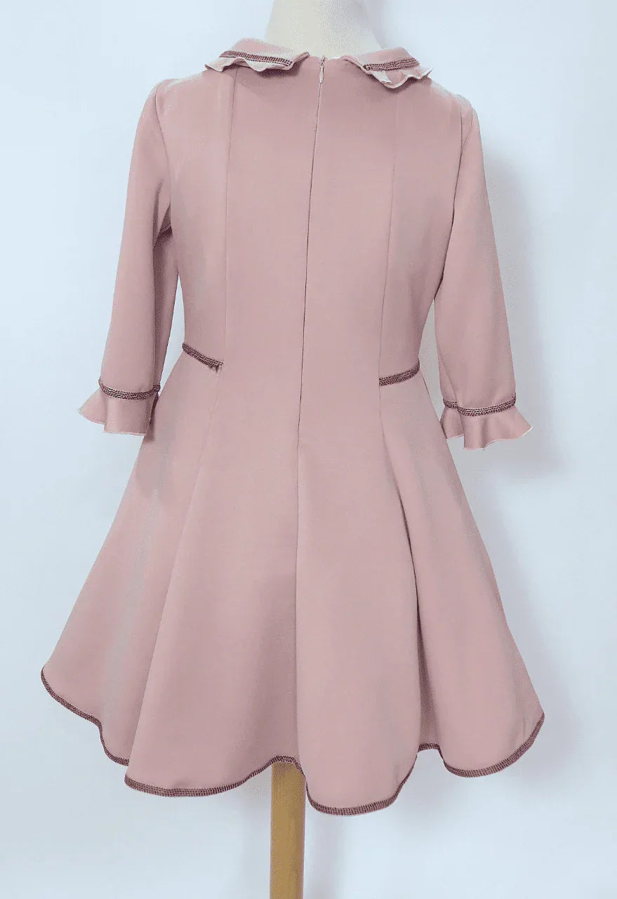 Vestido rosa empolvado con detalles morados y volante - PARDALETS