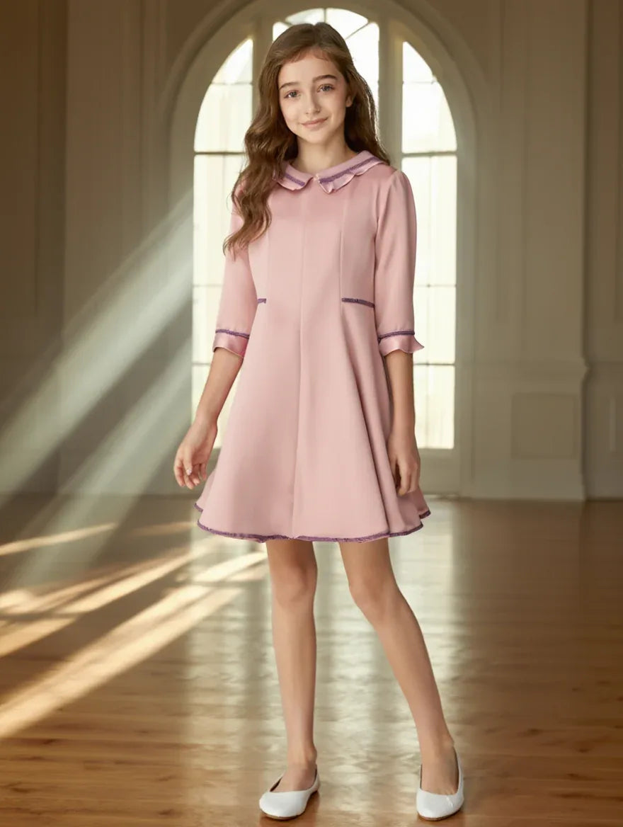 Vestido rosa empolvado con detalles morados y volante - PARDALETS