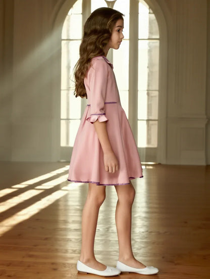 Vestido rosa empolvado con detalles morados y volante - PARDALETS