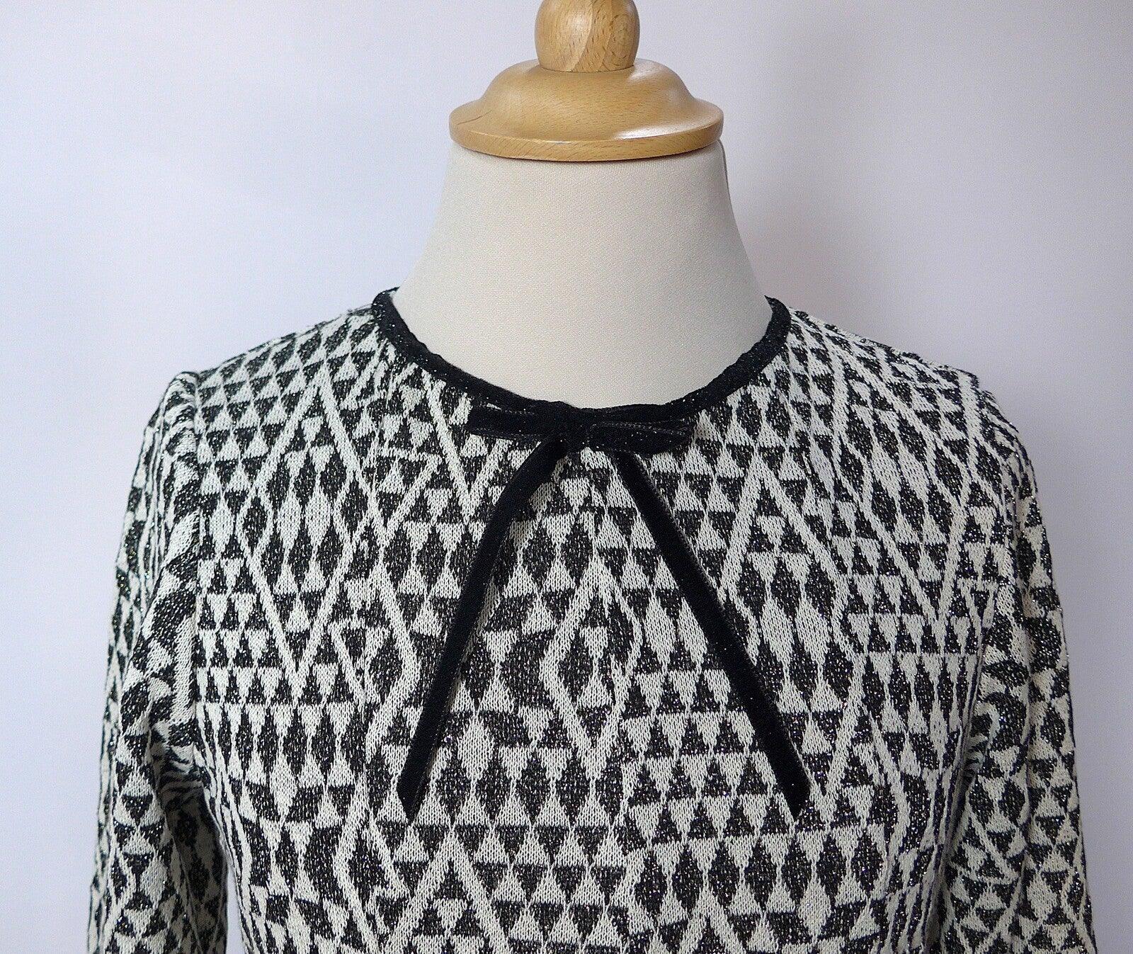 Vestido estampado geometrico negro con vuelo - PARDALETS