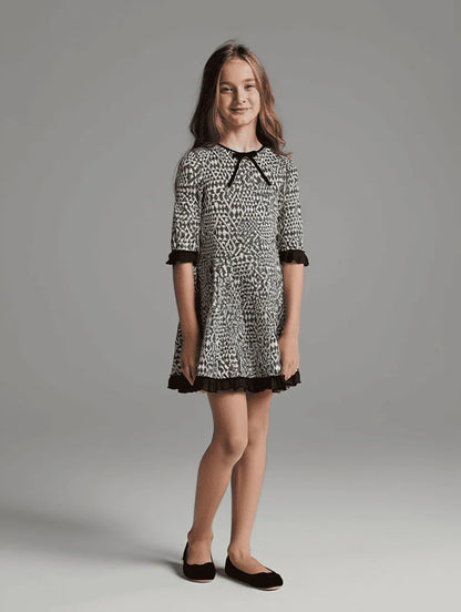 Vestido estampado geometrico negro con vuelo - PARDALETS